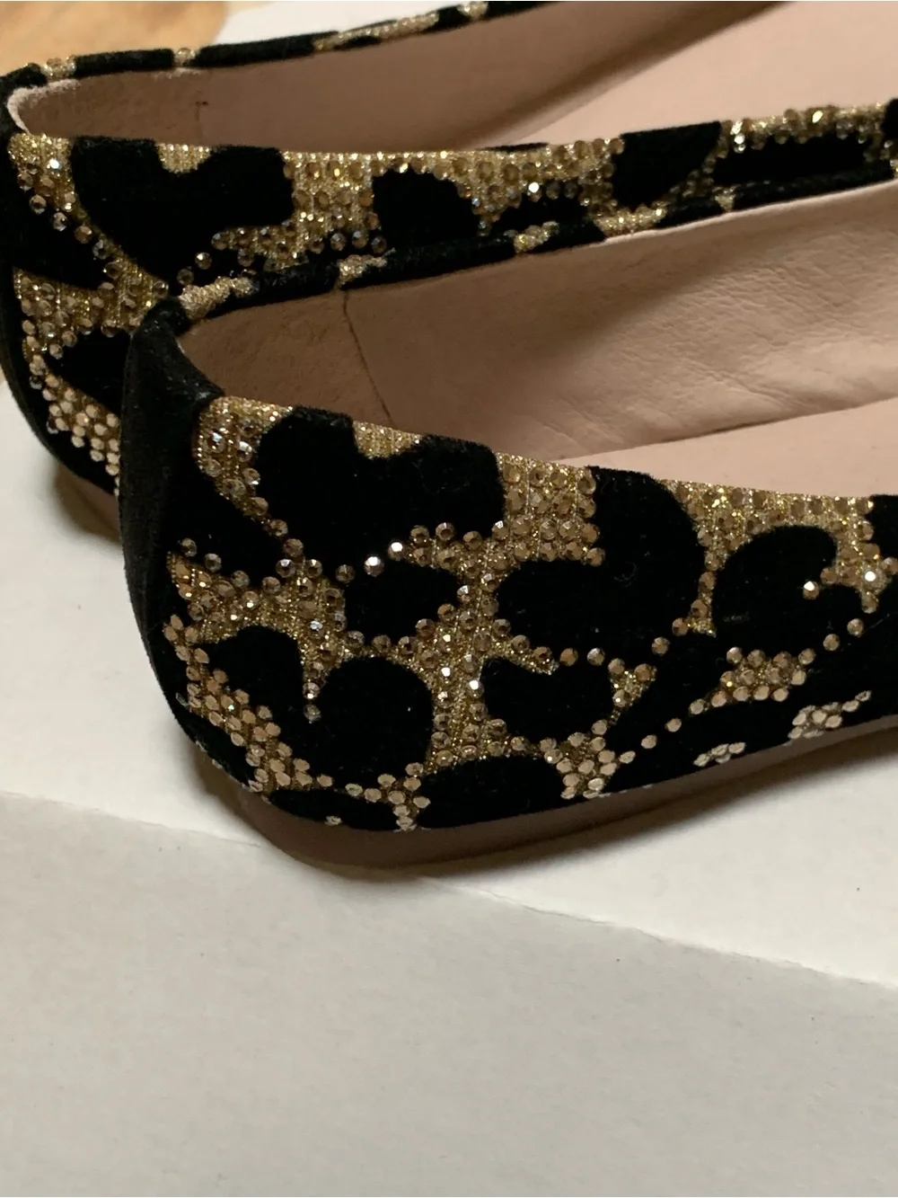 New Gianni Bini Size 5 Black & Gold Embellished Pointed Toe Flats